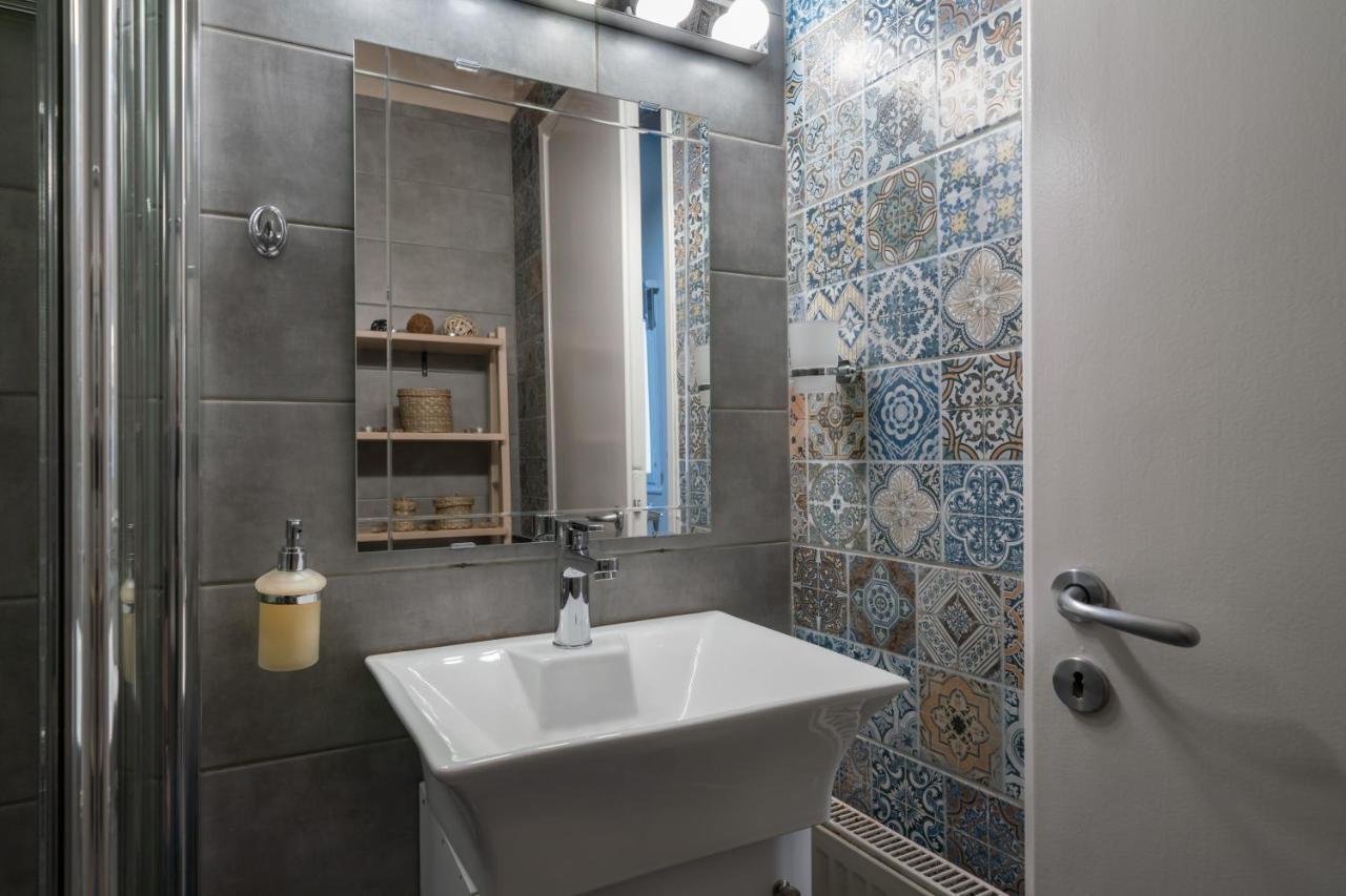 Autonomous House In The Heart Of Plaka Athen